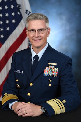 Photo of Vice Admiral Peter W. Gautier